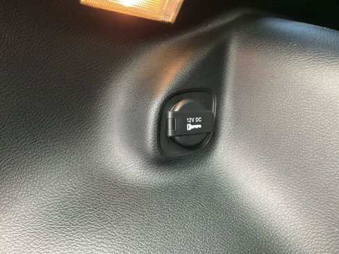 Used 2022 Jeep Cherokee Trailhawk AWD/4WD image 29