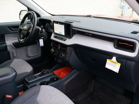 Certified 2023 Ford Maverick XLT w/ XLT Luxury Package image 32