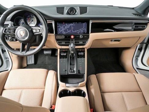 New 2026 Porsche Macan image 17