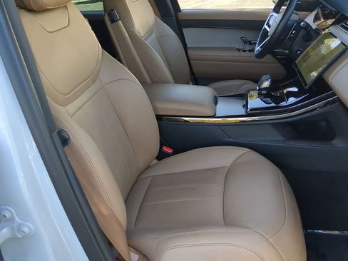 Used 2025 Land Rover Range Rover Sport SE image 22