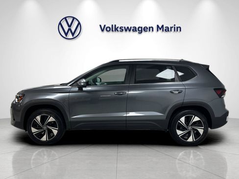 New 2026 Volkswagen Taos SE AWD/4WD image 2