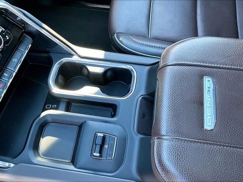 Used 2025 GMC Sierra 3500 Denali w/ Denali Reserve Package image 19