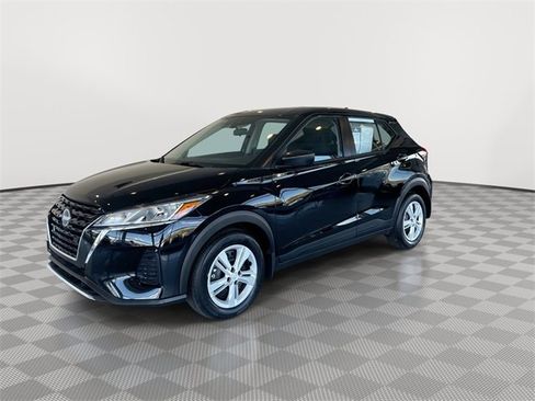 Used 2024 Nissan Kicks S image 5