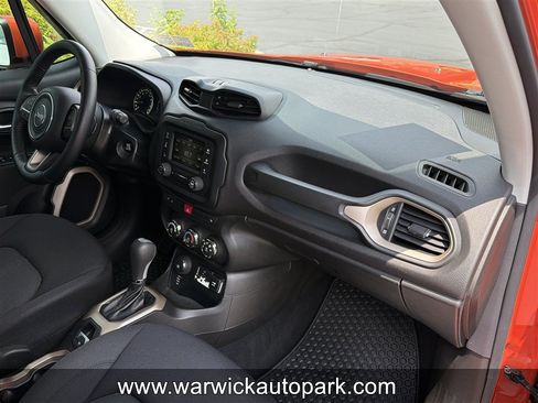 Used 2016 Jeep Renegade Latitude w/ Safety & Security Group AWD/4WD image 16