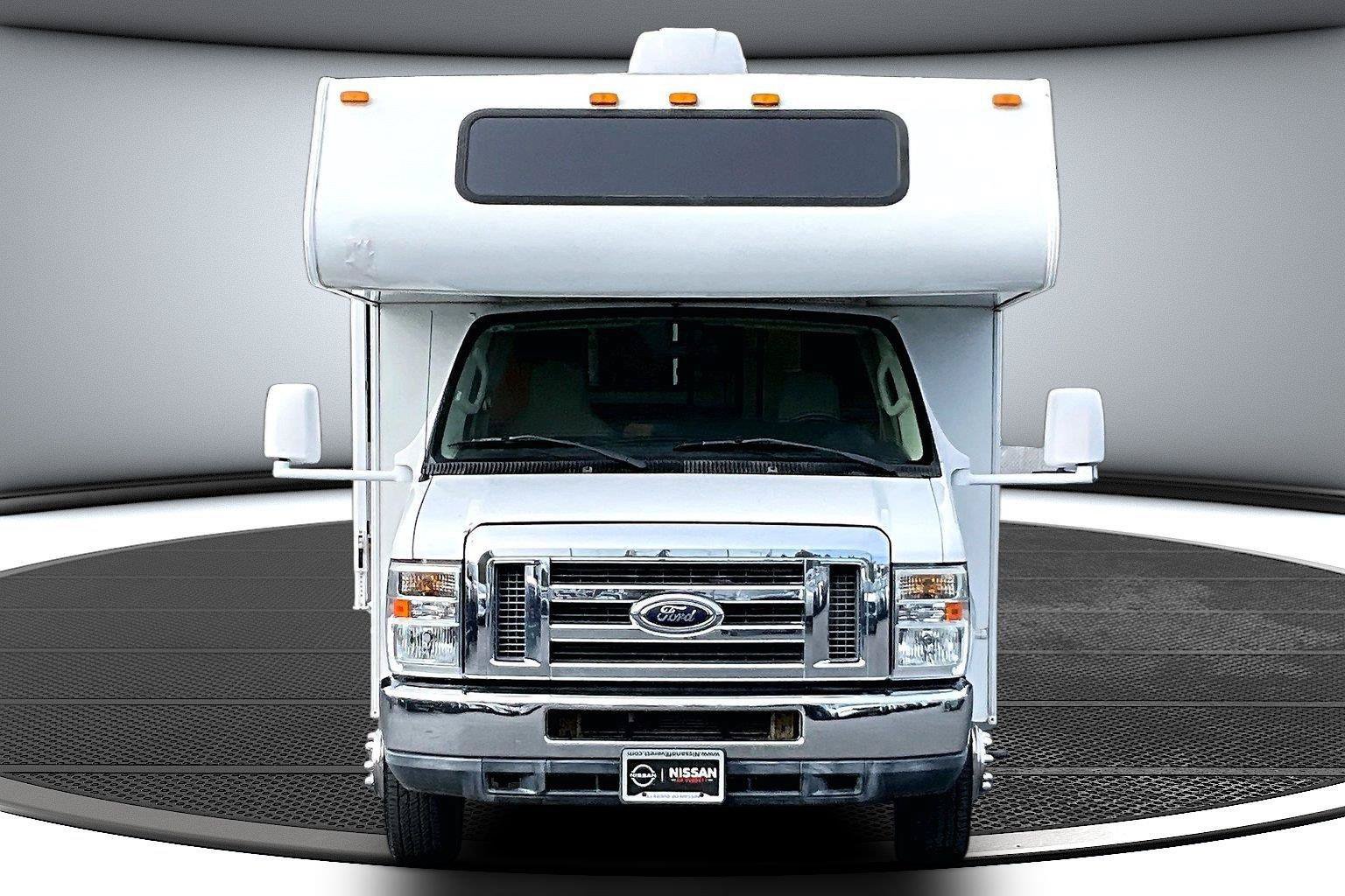 Used 2011 Ford E-350 and Econoline 350 Super Duty w/ Motorhome Prep Pkg RWD image 3
