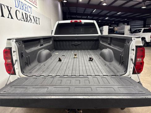 Used 2018 Chevrolet Silverado 3500 W/T AWD/4WD image 8