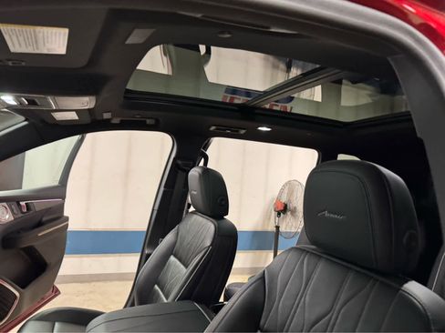 Certified 2025 Buick Enclave Avenir image 16