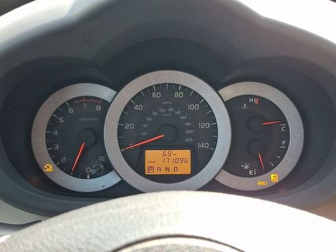 Used 2011 Toyota RAV4 4WD w/ Upgrade Value Pkg image 19