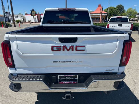 Used 2021 GMC Sierra 3500 SLT w/ Gooseneck/5TH Wheel Package AWD/4WD image 6