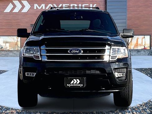 Used 2017 Ford Expedition XLT image 2