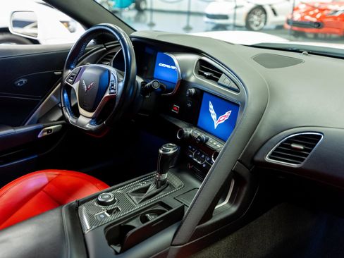 Used 2018 Chevrolet Corvette Stingray Coupe w/ 1LT RWD image 12
