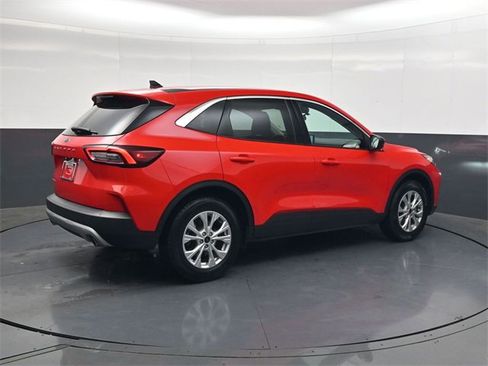 Used 2024 Ford Escape Active w/ Cold Weather Package image 4