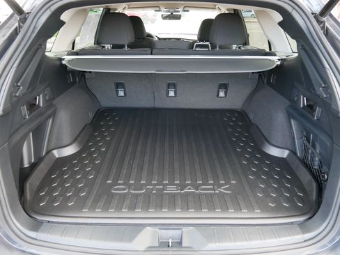 Used 2025 Subaru Outback Premium AWD/4WD image 18
