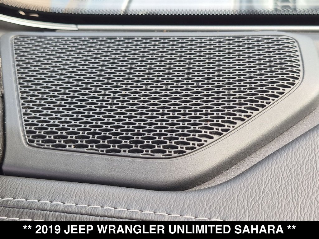 Used 2019 Jeep Wrangler Unlimited Sahara AWD/4WD image 28