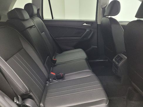 Used 2022 Volkswagen Tiguan SE AWD/4WD image 19