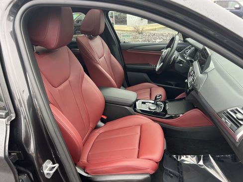 Used 2023 BMW X4 M40i w/ Premium Package image 27