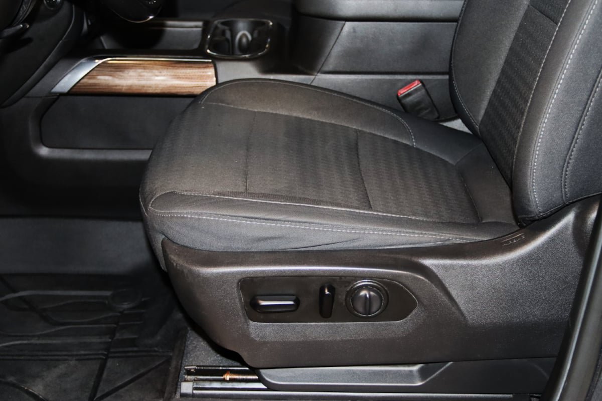 Used 2019 Chevrolet Silverado 1500 RST AWD/4WD image 42