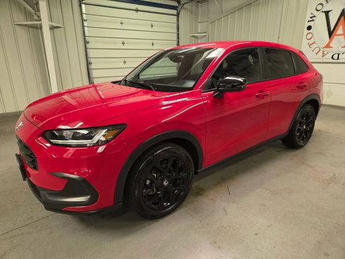 Used 2024 Honda HR-V Sport image 2