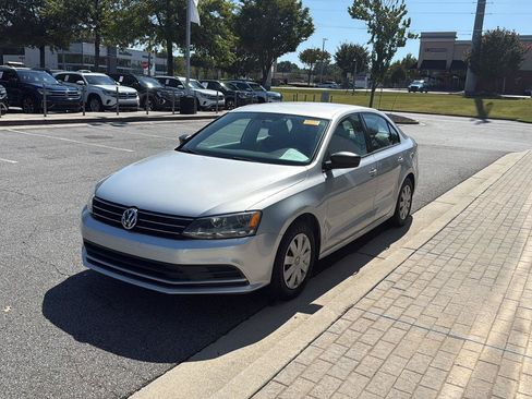 Used 2016 Volkswagen Jetta S FWD image 4