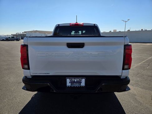 Used 2024 Chevrolet Colorado Z71 w/ Z71 Convenience Package 2 image 5