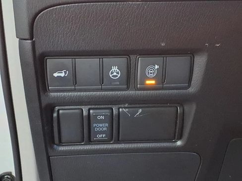 Used 2023 Nissan Armada SL w/ Captain's Chairs Package AWD/4WD image 19