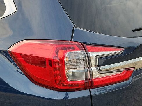 Used 2023 Subaru Ascent Premium w/ Convenience Package image 9