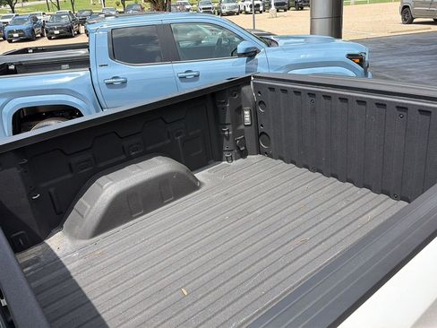 Used 2025 Chevrolet Silverado 1500 RST AWD/4WD image 13