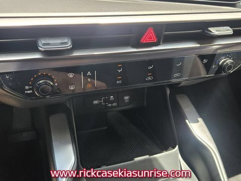 Used 2026 Kia Sorento LX FWD image 23
