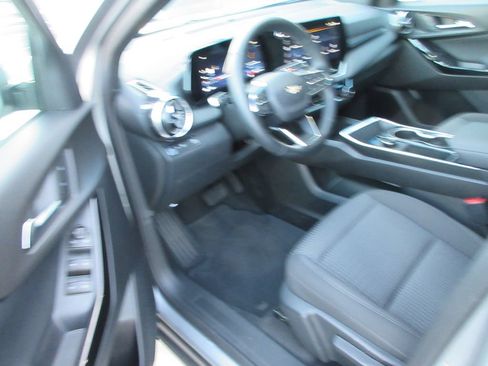 Used 2026 Chevrolet Equinox LT w/ Safety and Technology Package FWD image 12