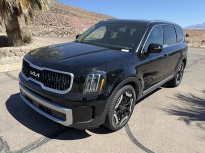 Used 2023 Kia Telluride EX w/ EX Captain's Chair Package