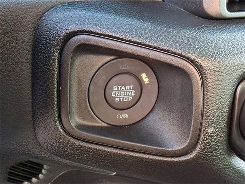 Used 2024 Jeep Gladiator Sport image 22