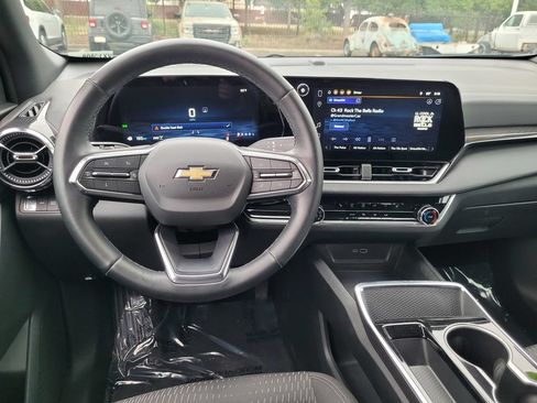 Used 2025 Chevrolet Equinox LT AWD/4WD image 19