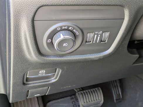 New 2025 Jeep Grand Cherokee Limited image 16