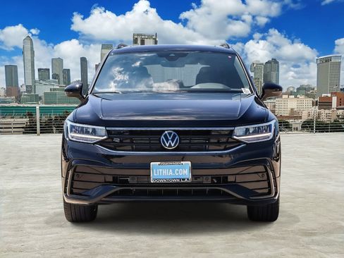 Certified 2024 Volkswagen Tiguan SE R-Line AWD/4WD image 2