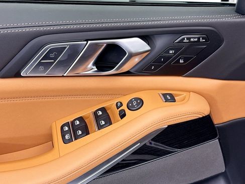 New 2026 BMW X7 xDrive40i w/ M Sport Package AWD/4WD image 22