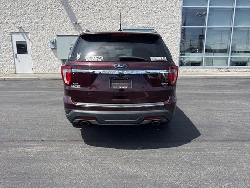 Used 2018 Ford Explorer XLT w/ Equipment Group 202A AWD/4WD image 3
