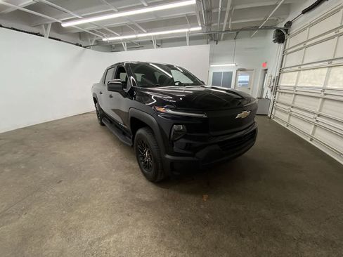 Used 2024 Chevrolet Silverado EV W/T image 8