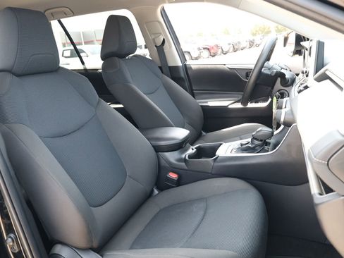 Used 2024 Toyota RAV4 LE AWD/4WD image 29