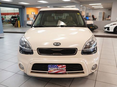 Used 2013 Kia Soul ! w/ Premium Pkg FWD image 15
