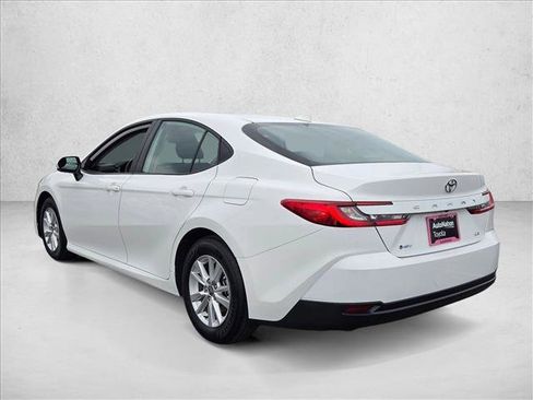 Used 2025 Toyota Camry LE image 8
