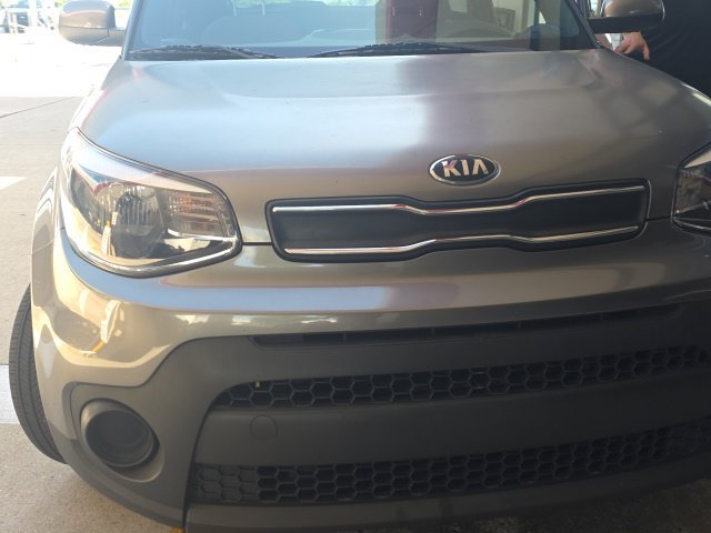 Used 2019 Kia Soul w/ Convenience Package FWD image 2