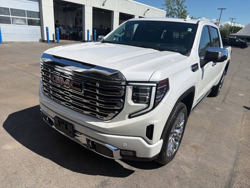 Used 2024 GMC Sierra 1500 Denali w/ Denali Reserve Package AWD/4WD image 3