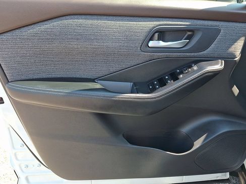 Certified 2023 Nissan Rogue SV AWD/4WD image 13