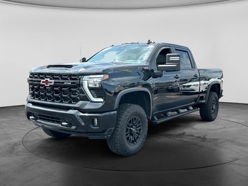 Used 2024 Chevrolet Silverado 2500 ZR2 w/ Technology Package AWD/4WD image 4