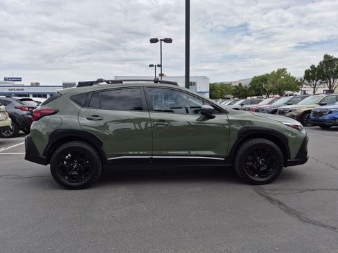 Used 2024 Subaru Crosstrek 2.5i Limited w/ Crosstrek Mirror Package AWD/4WD image 2