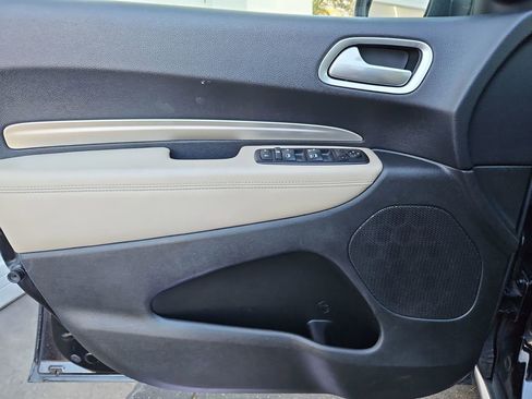 Used 2019 Dodge Durango SXT image 25