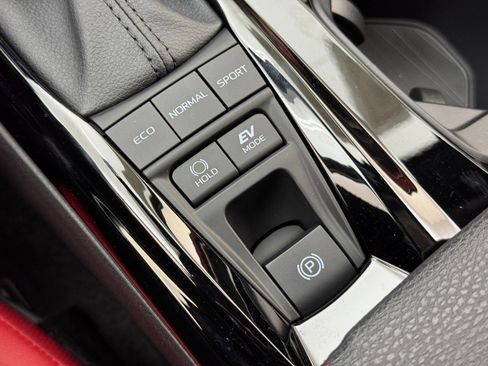 Used 2025 Toyota Camry XSE image 31