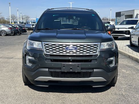 Used 2016 Ford Explorer Platinum image 2