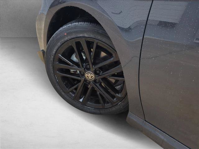 Used 2025 Toyota Camry SE FWD image 11