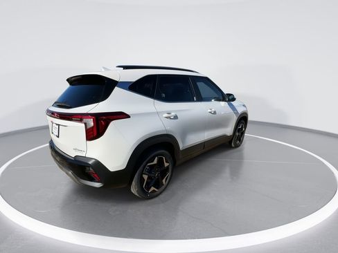 New 2026 Kia Seltos EX image 8